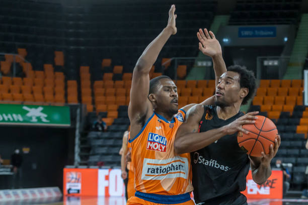 次热身赛的 次热身赛的