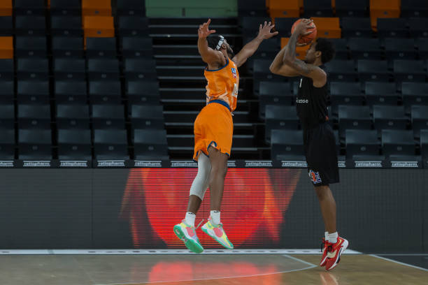 球迷倍感欣 球迷倍感欣